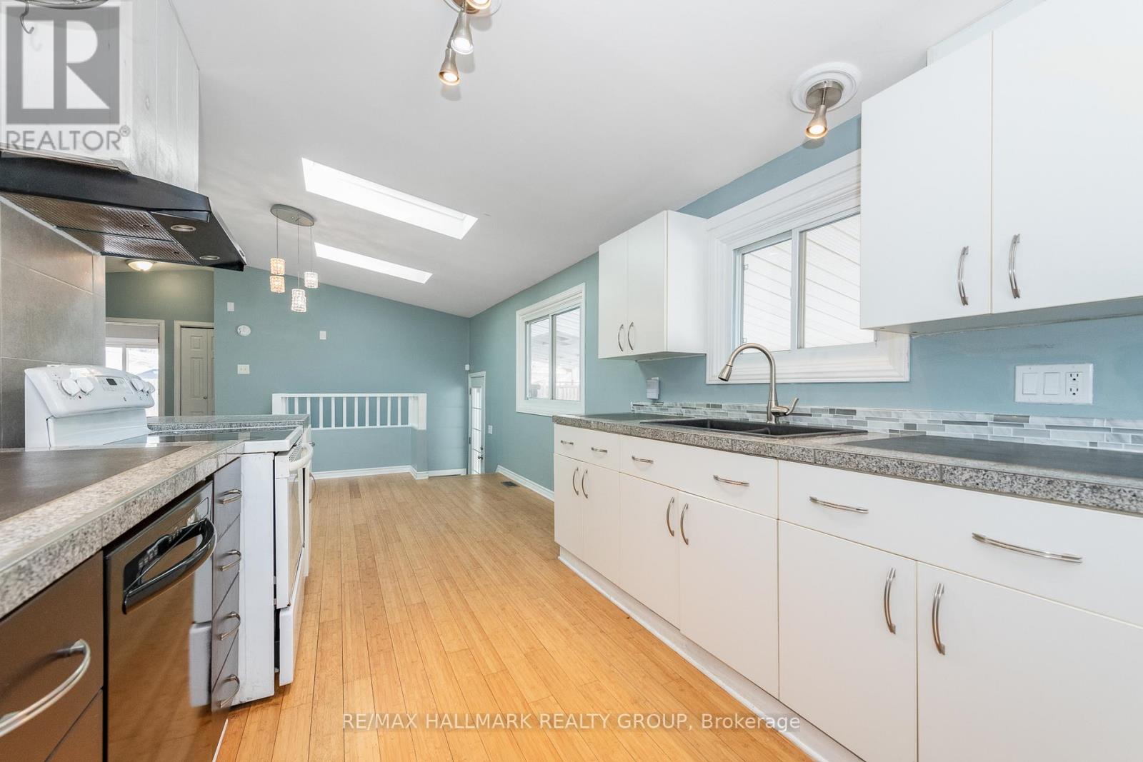 2223 HALIFAX DRIVE - 11