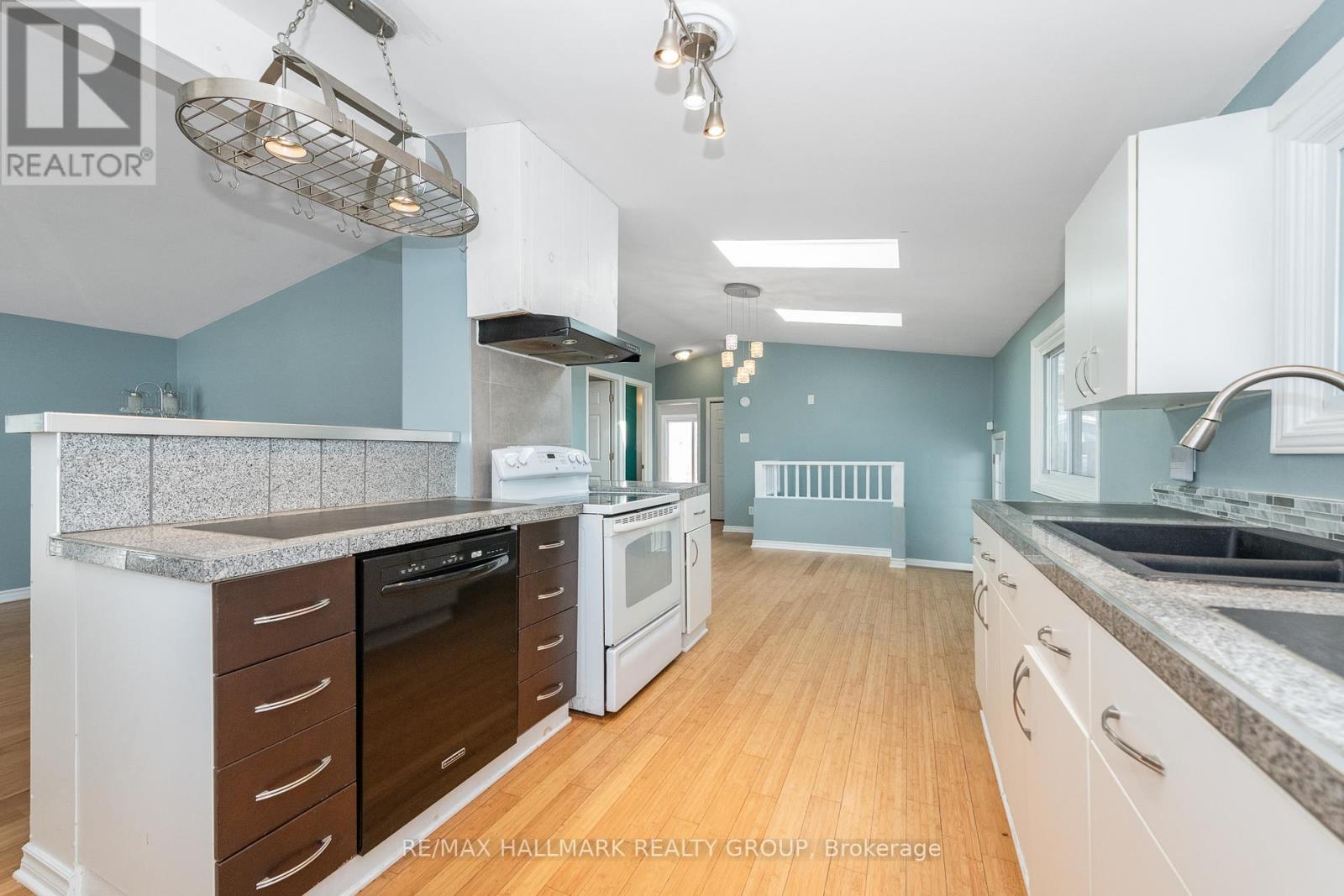 2223 HALIFAX DRIVE - 12