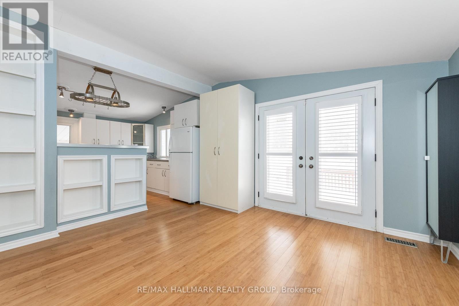 2223 HALIFAX DRIVE - 15