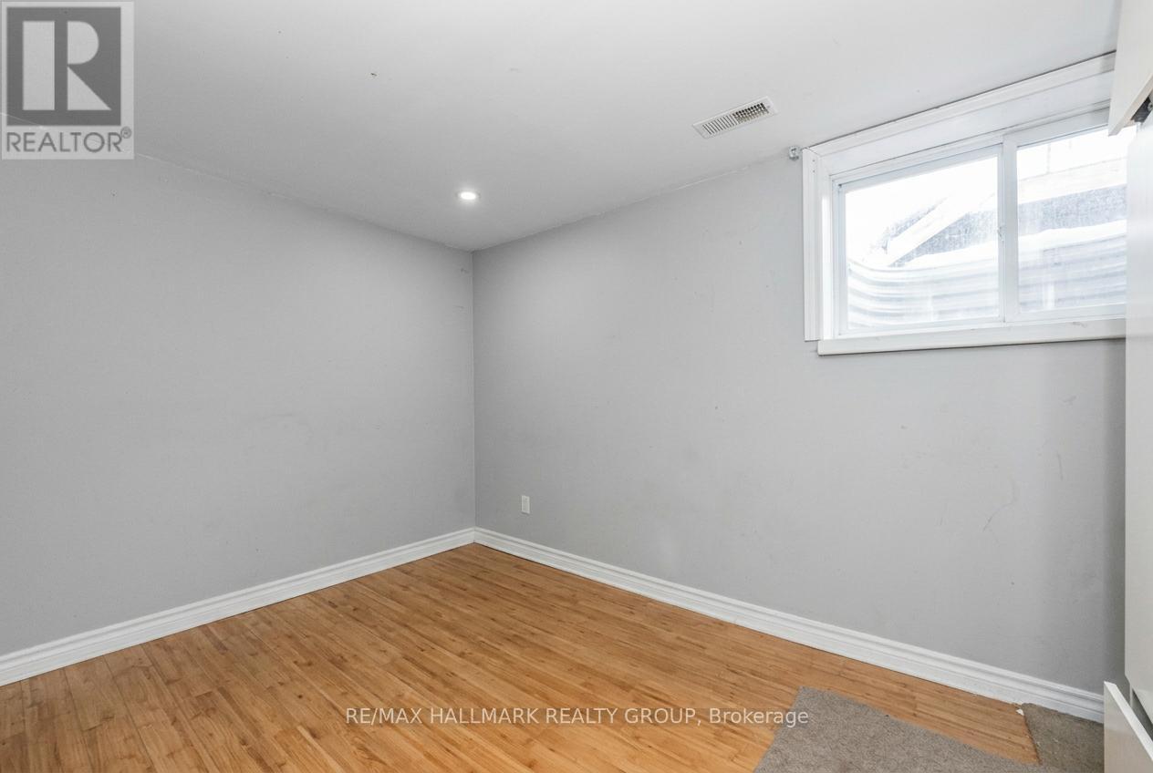 2223 HALIFAX DRIVE - 36