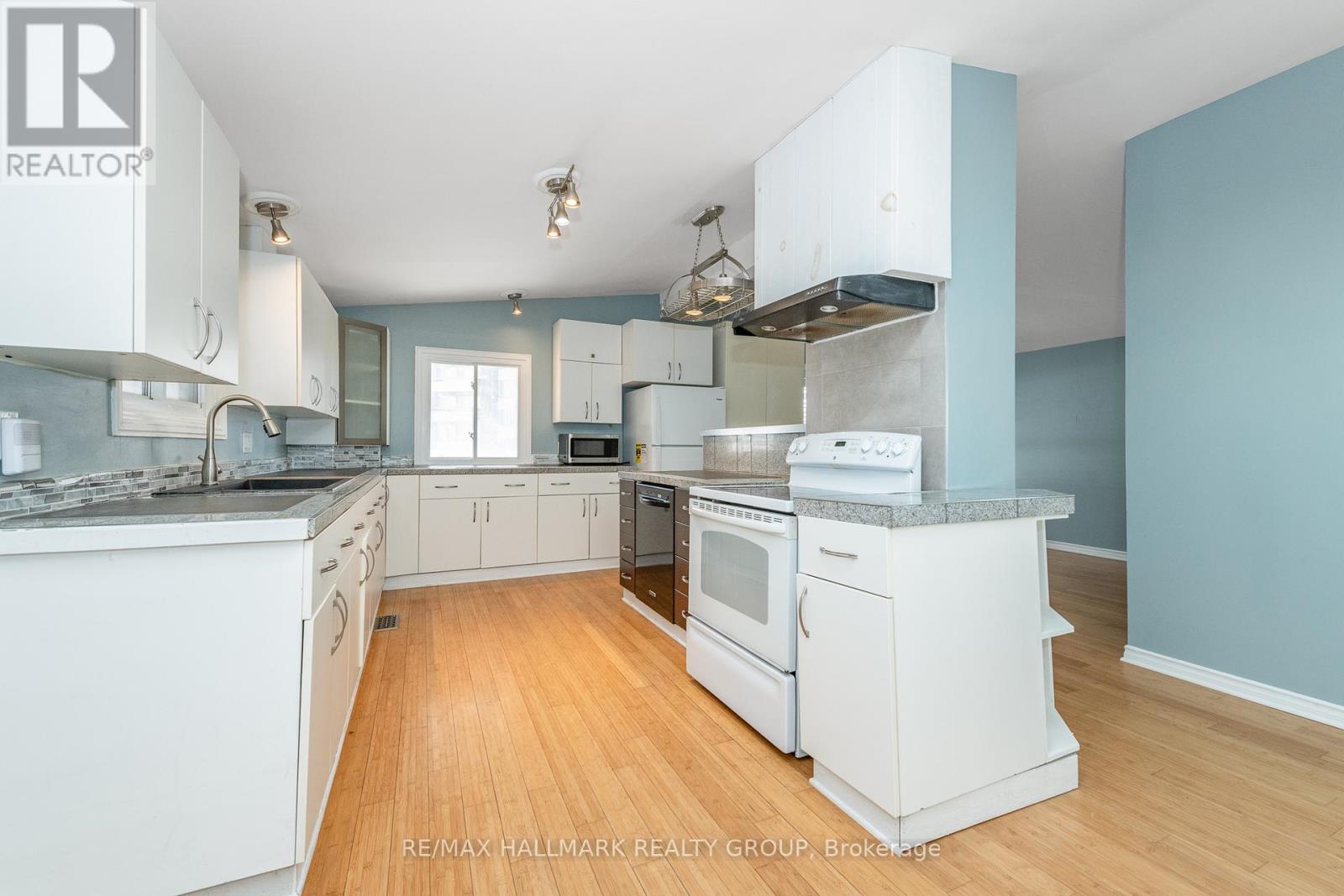 2223 HALIFAX DRIVE - 9