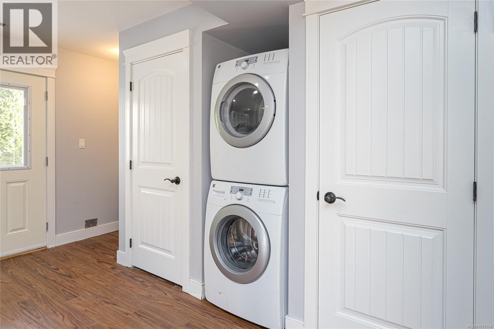 3172 Wascana St - 30
