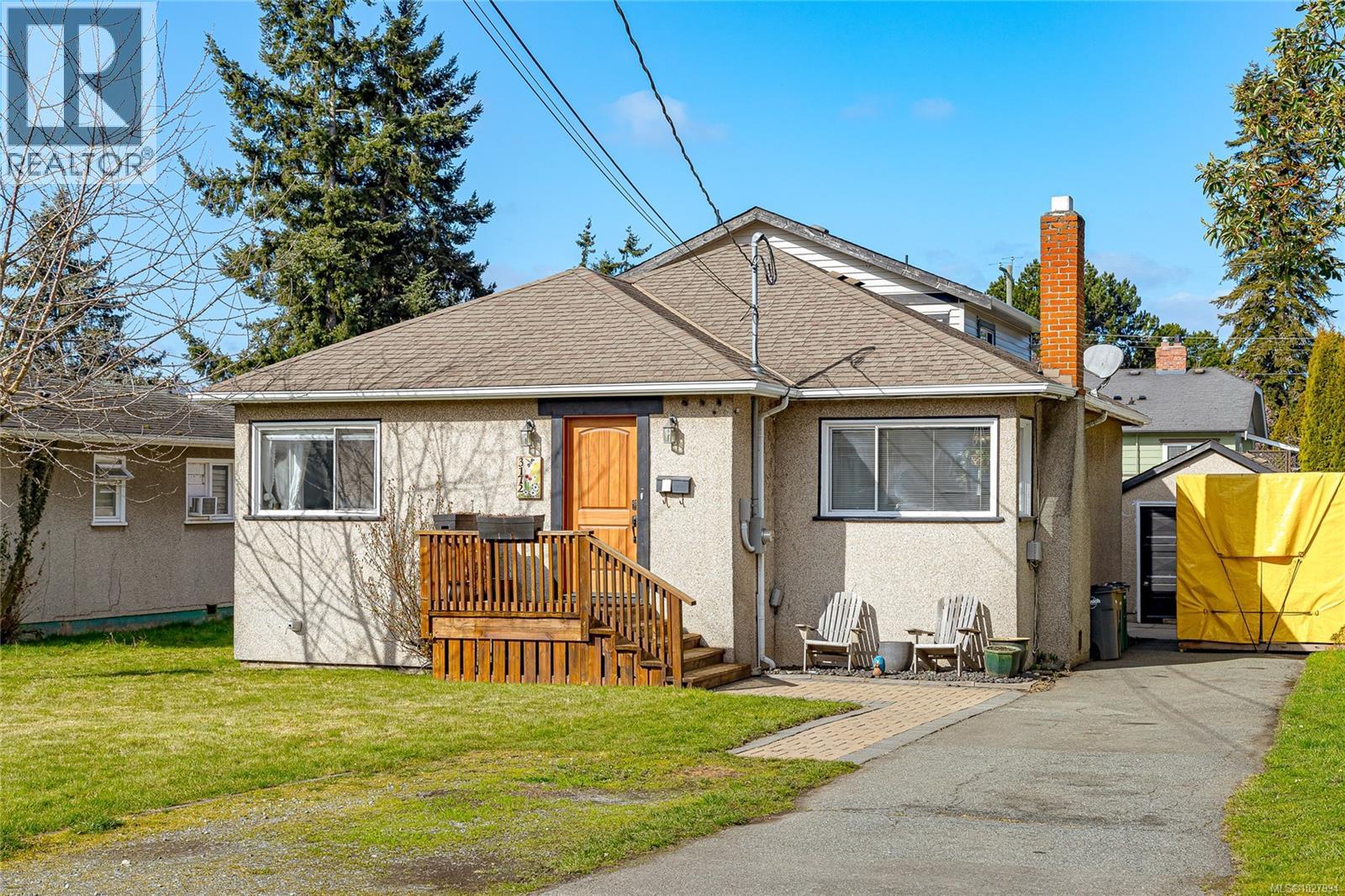 3172 Wascana St - 2