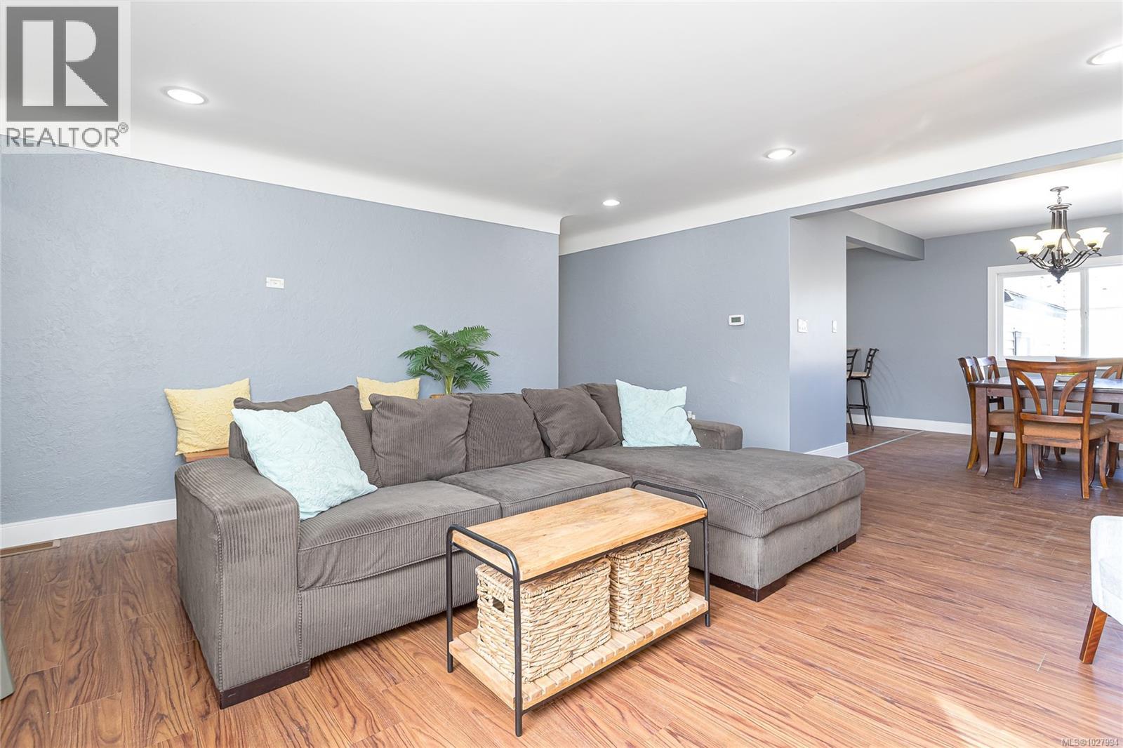  3172 Wascana Street, Saanich