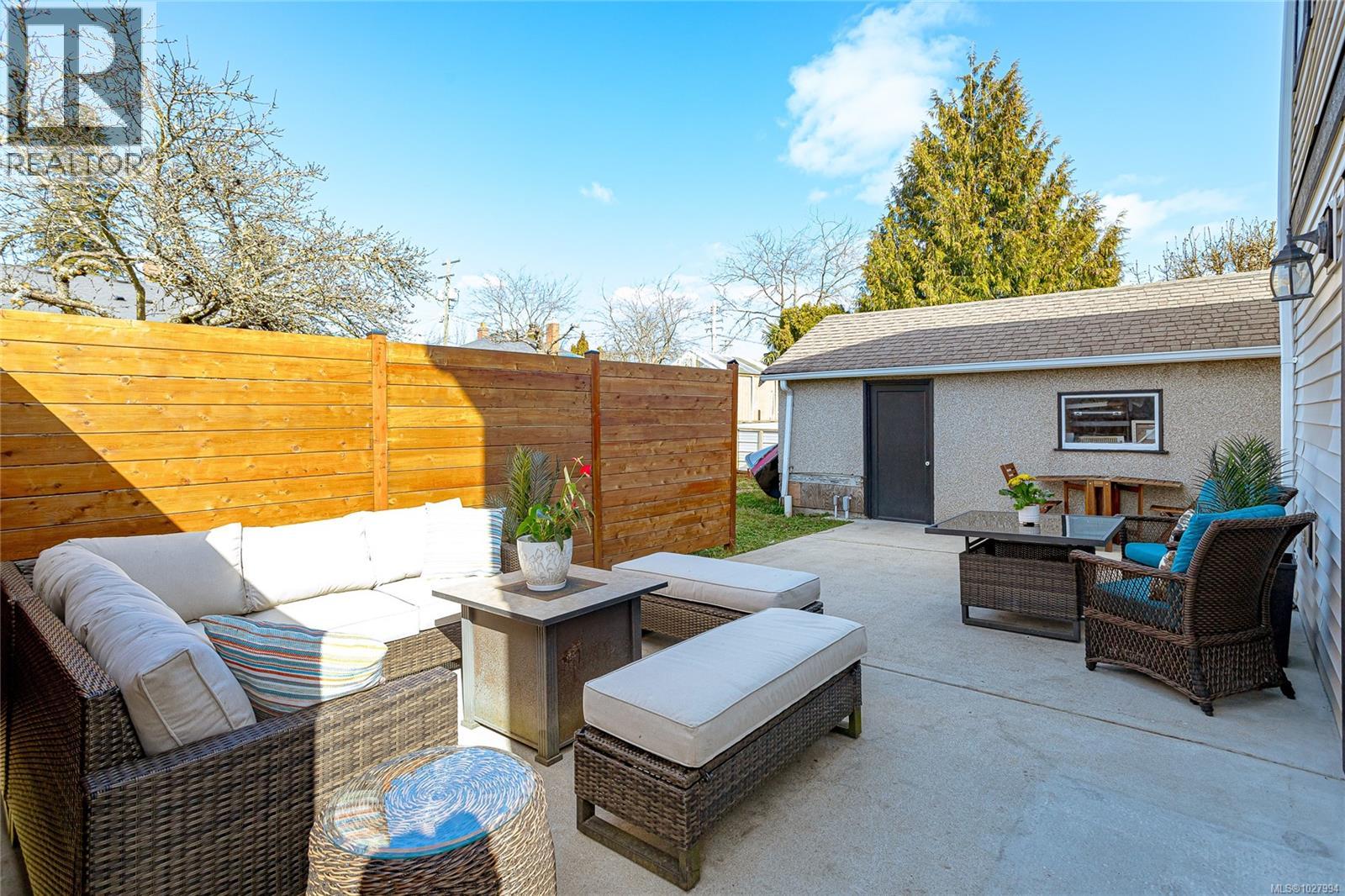  3172 Wascana Street, Saanich