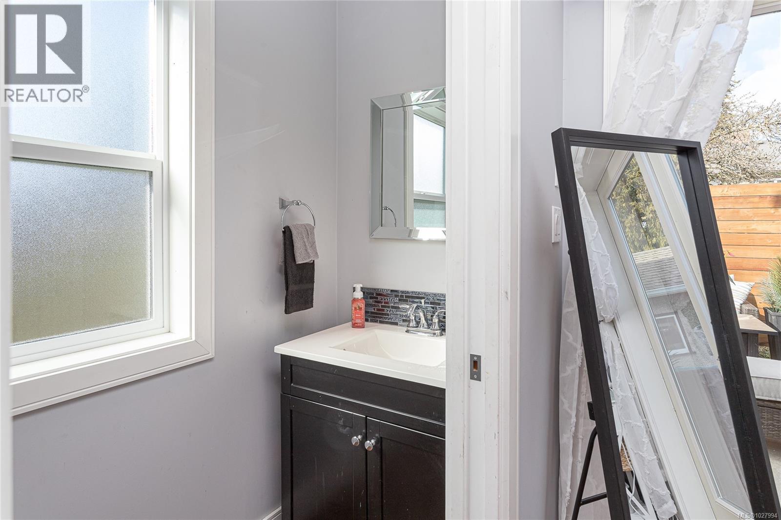  3172 Wascana Street, Saanich