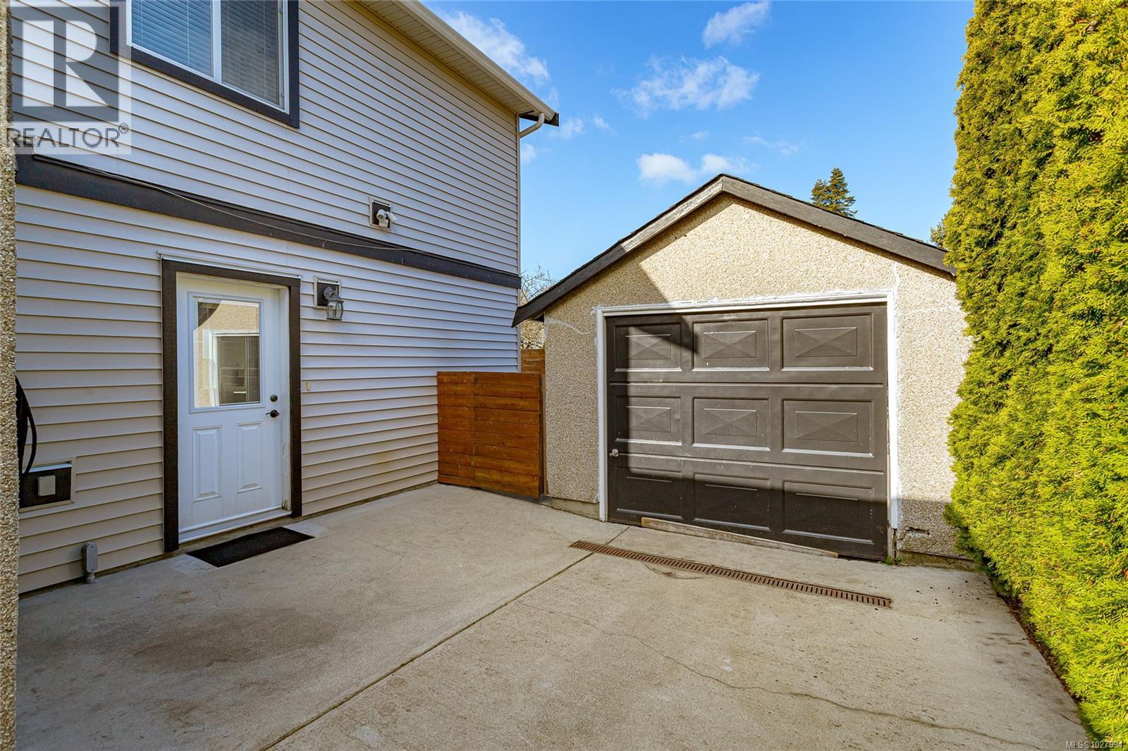  3172 Wascana Street, Saanich