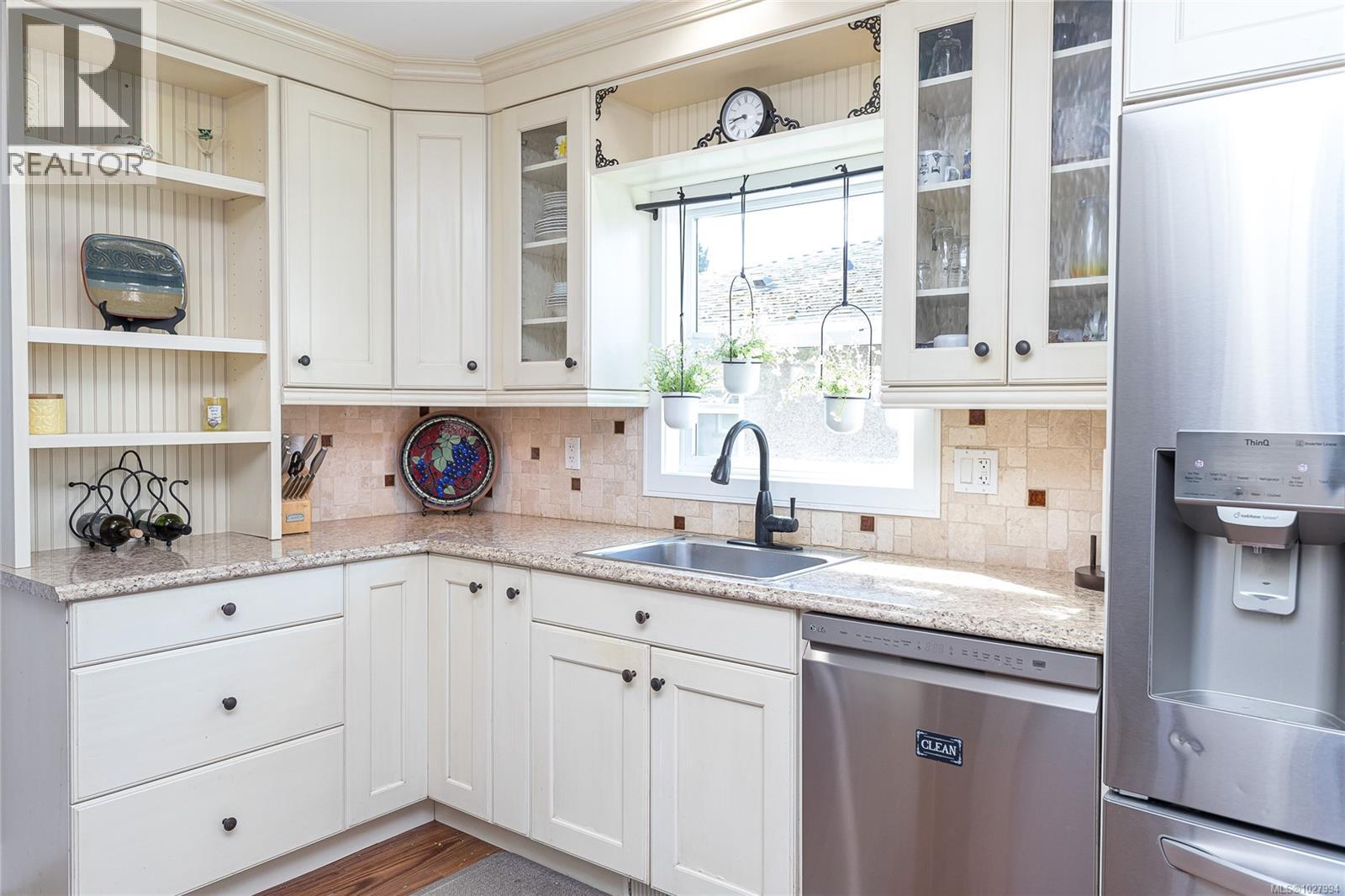  3172 Wascana Street, Saanich