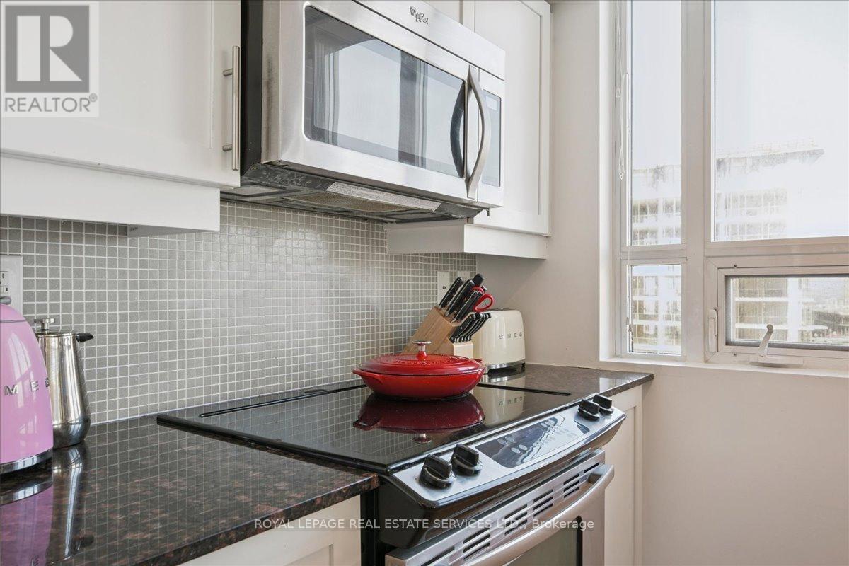 #1502 125 WESTERN BATTERY ROAD - 18
