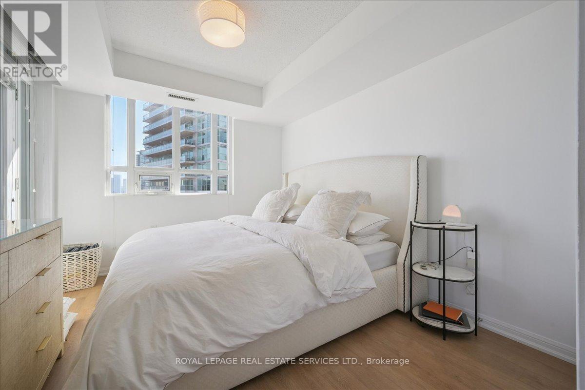 #1502 125 WESTERN BATTERY ROAD - 32