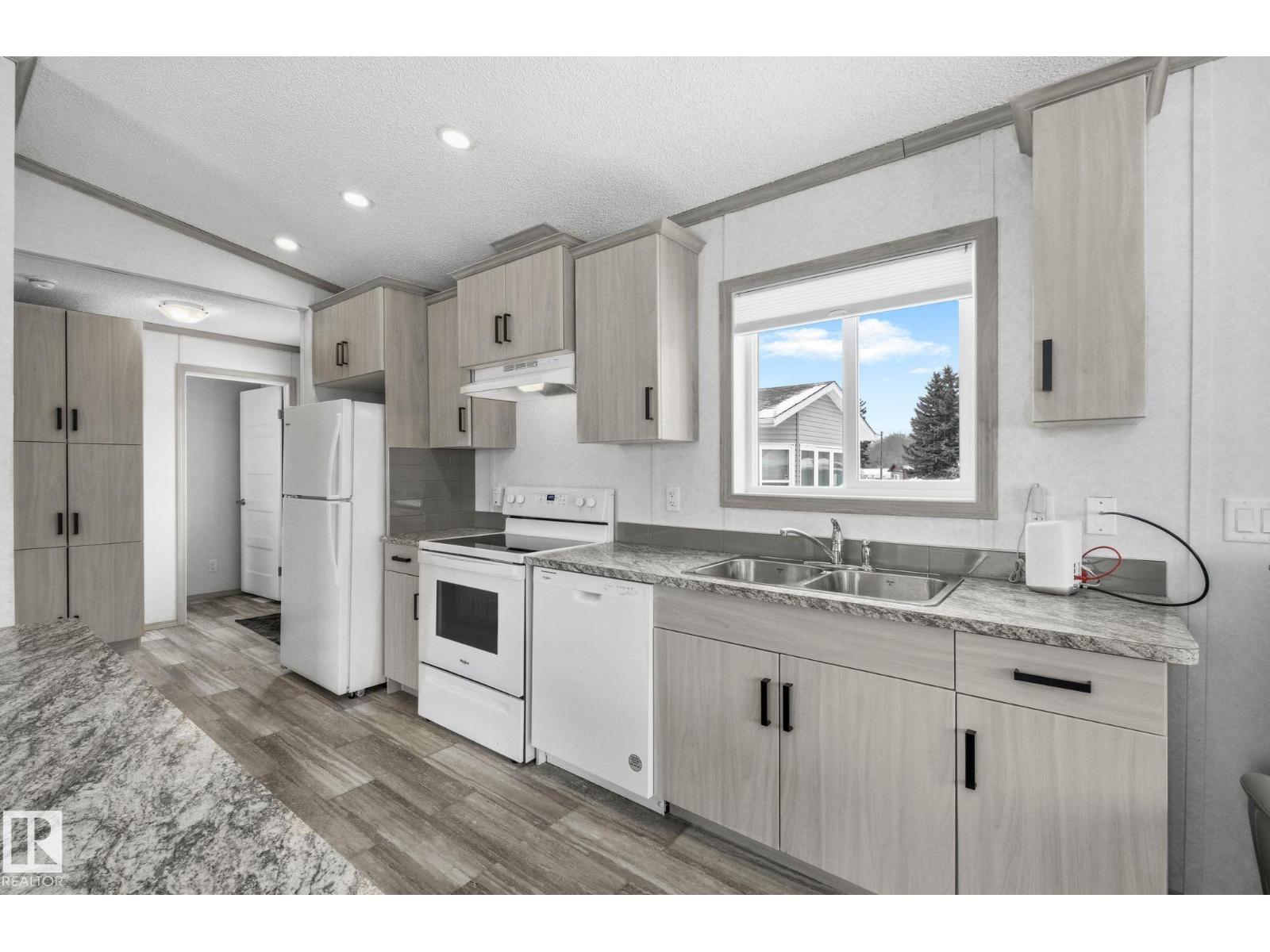 184 305 Calahoo RD, Spruce Grove