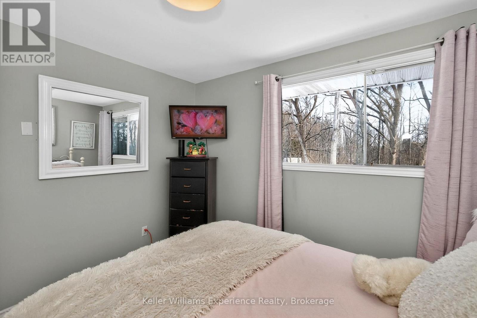 229 MOUNTAIN AVENUE, Tay (Waubaushene), Ontario