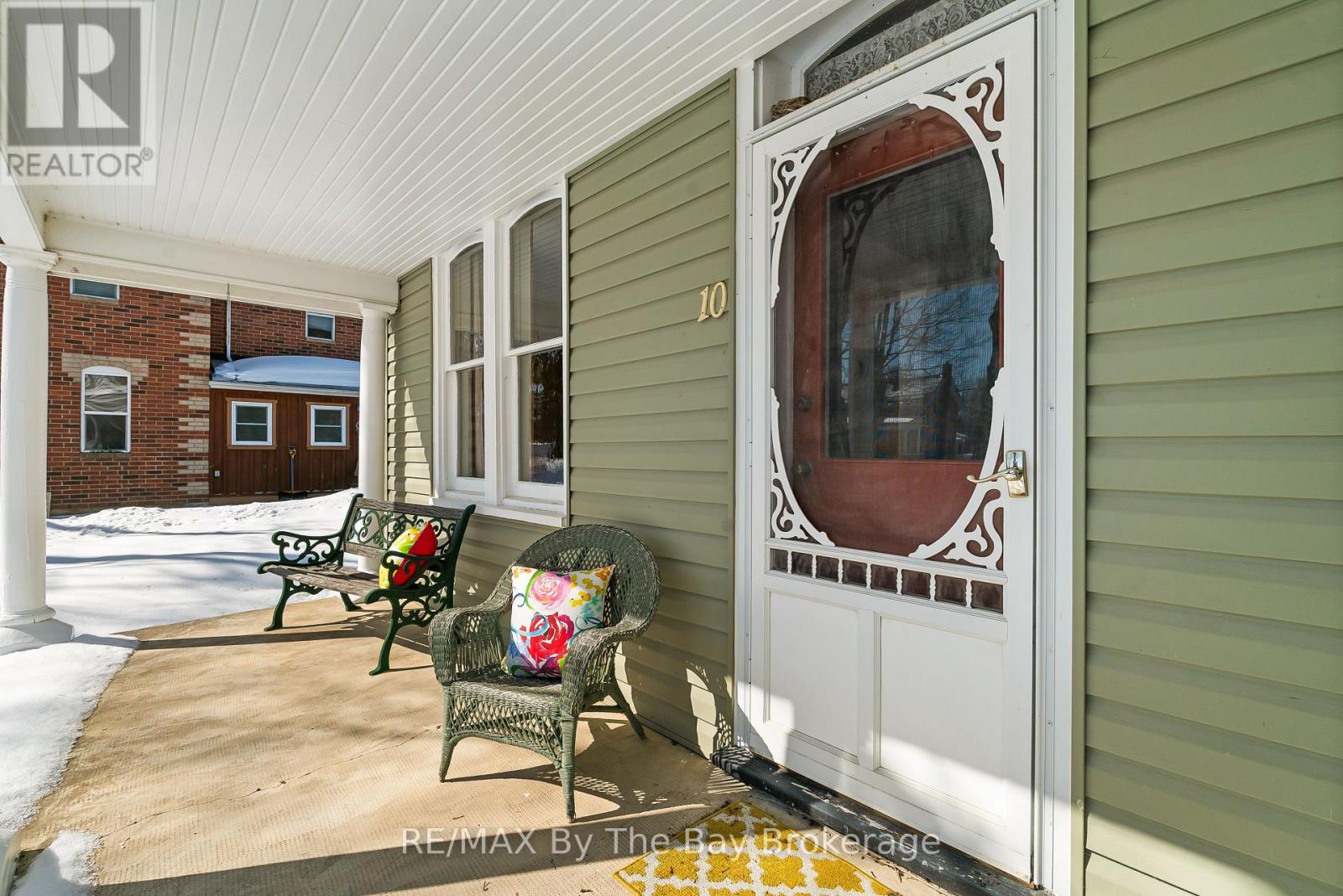 10 WELLINGTON STREET E - 2