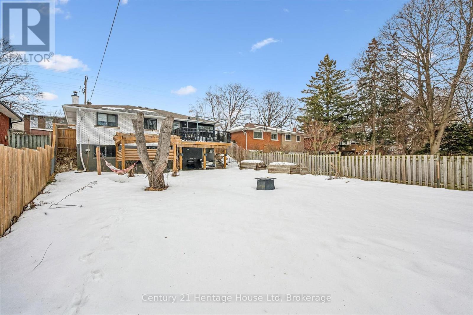 372 VICTORIA ROAD N - 35