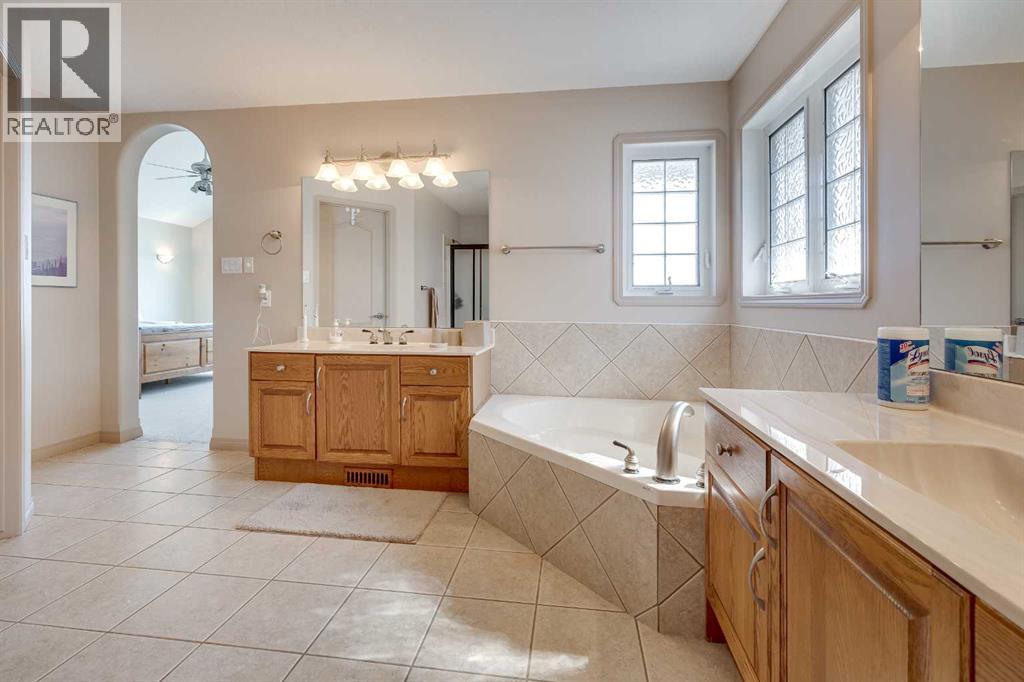 384 Marina Bay Place, Sylvan Lake