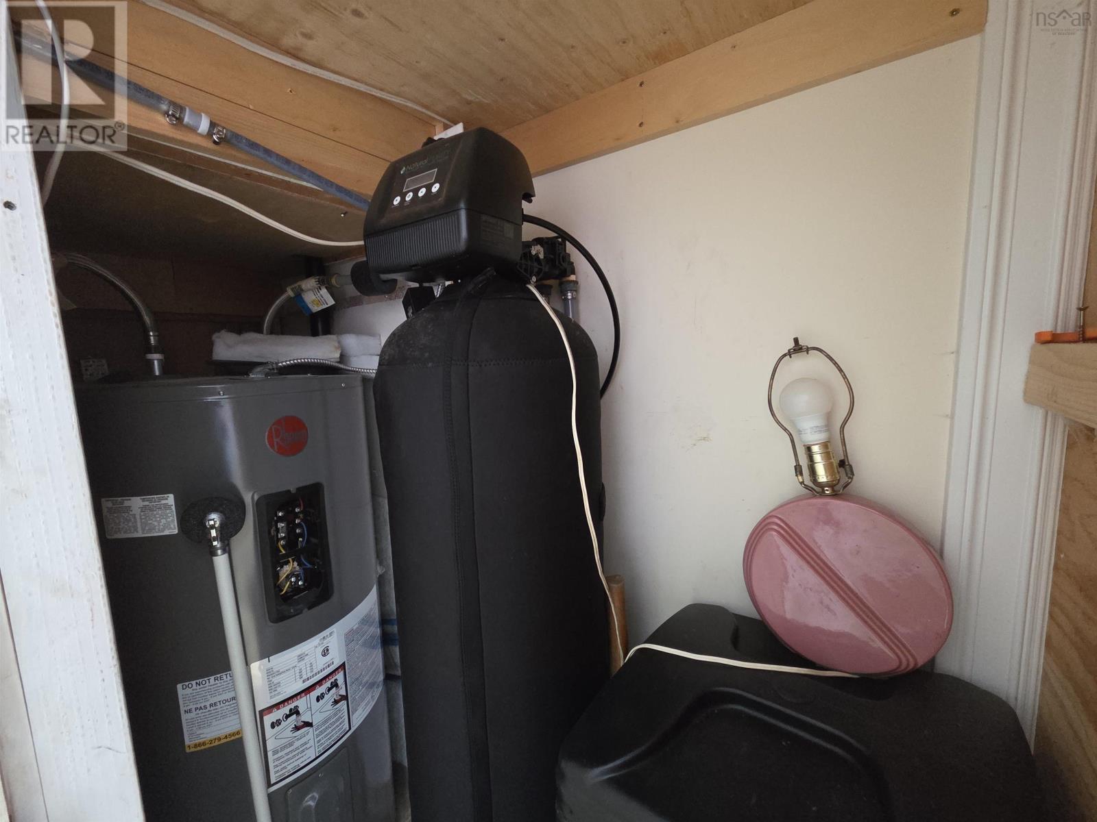 Property 23 of 49 of 131 Logan Road