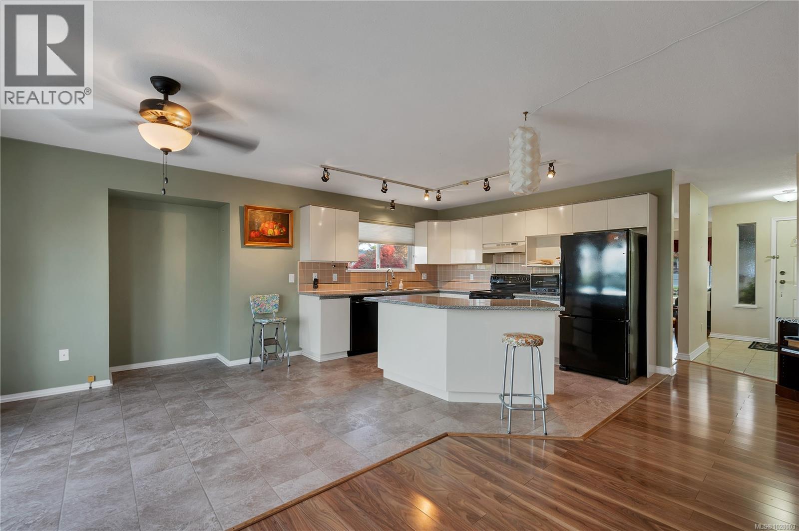 756 Bowen Dr - 11