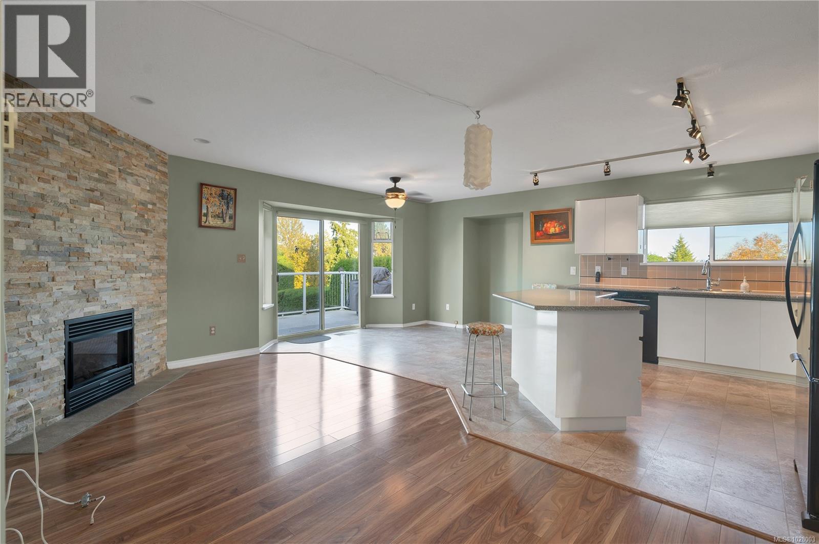 756 Bowen Dr - 14
