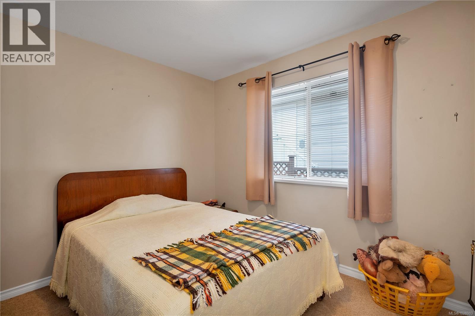 756 Bowen Dr - 32