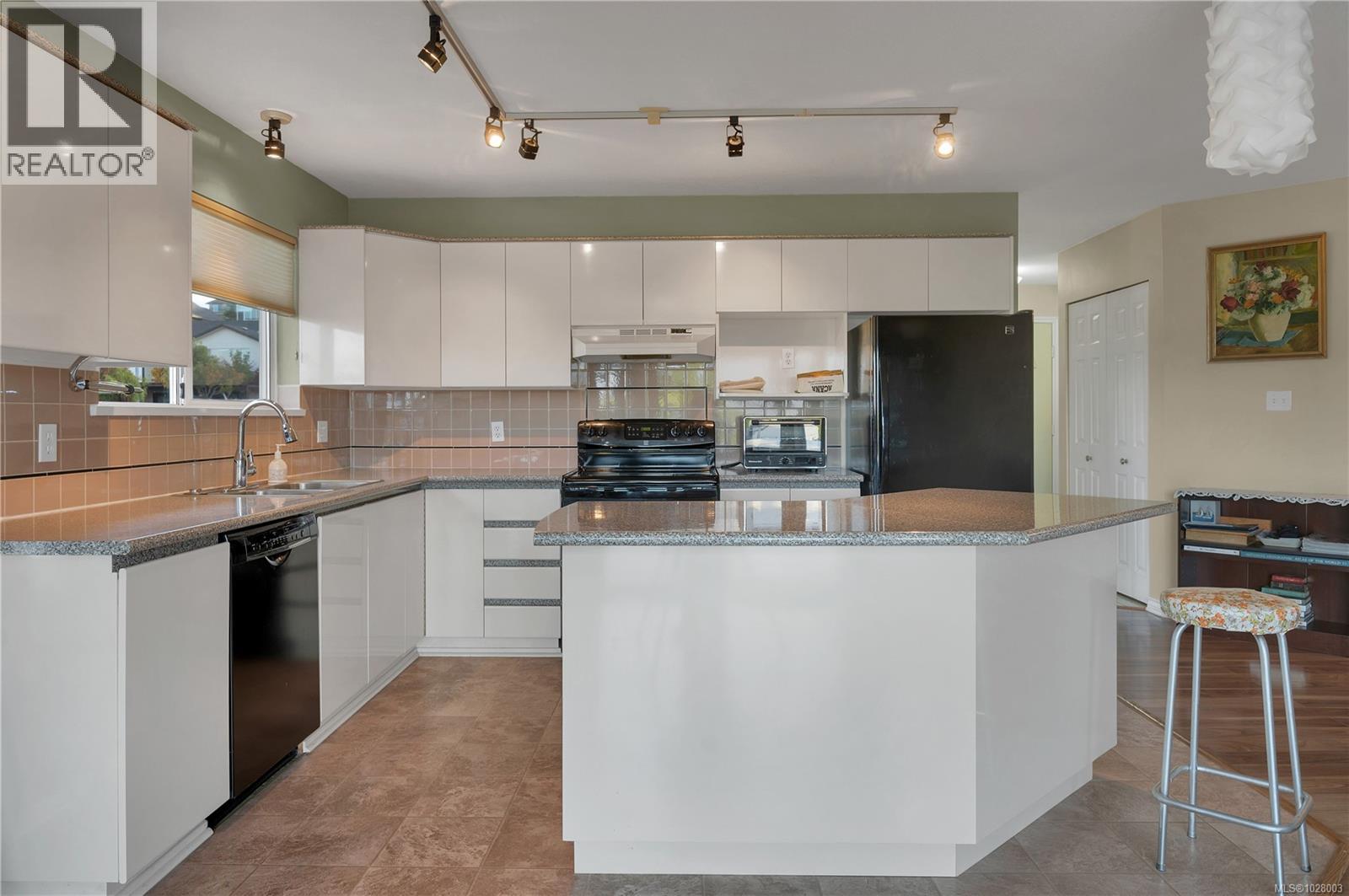 756 Bowen Dr - 7