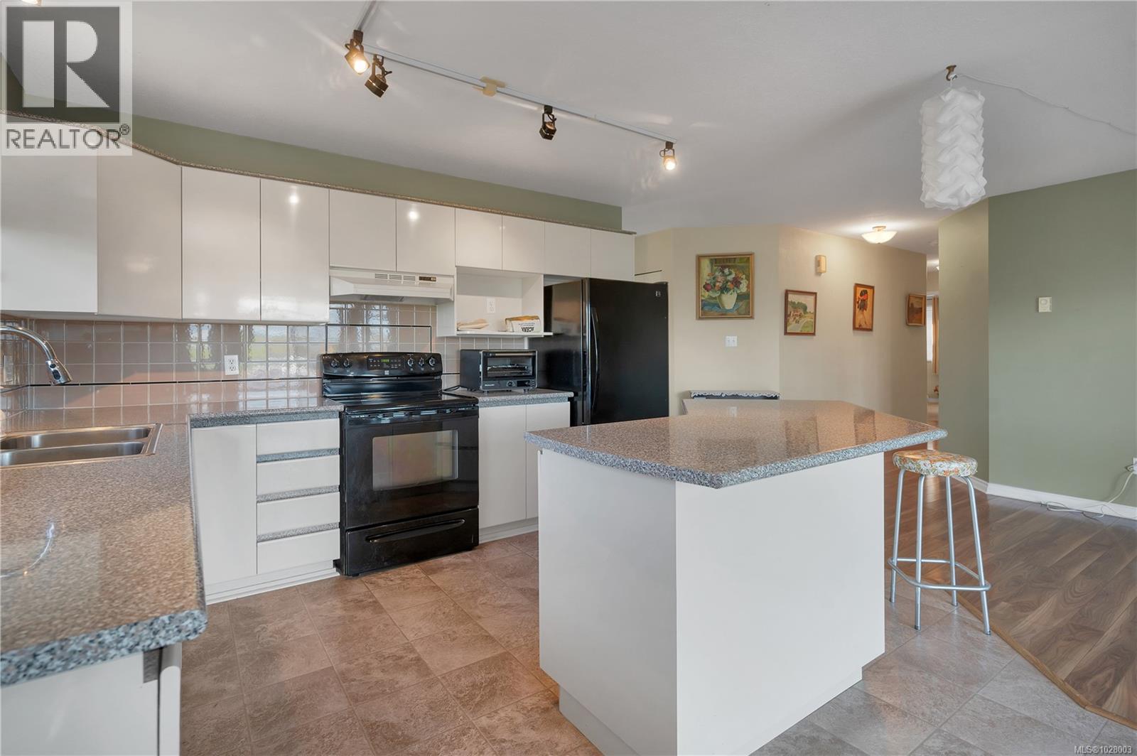 756 Bowen Dr - 8