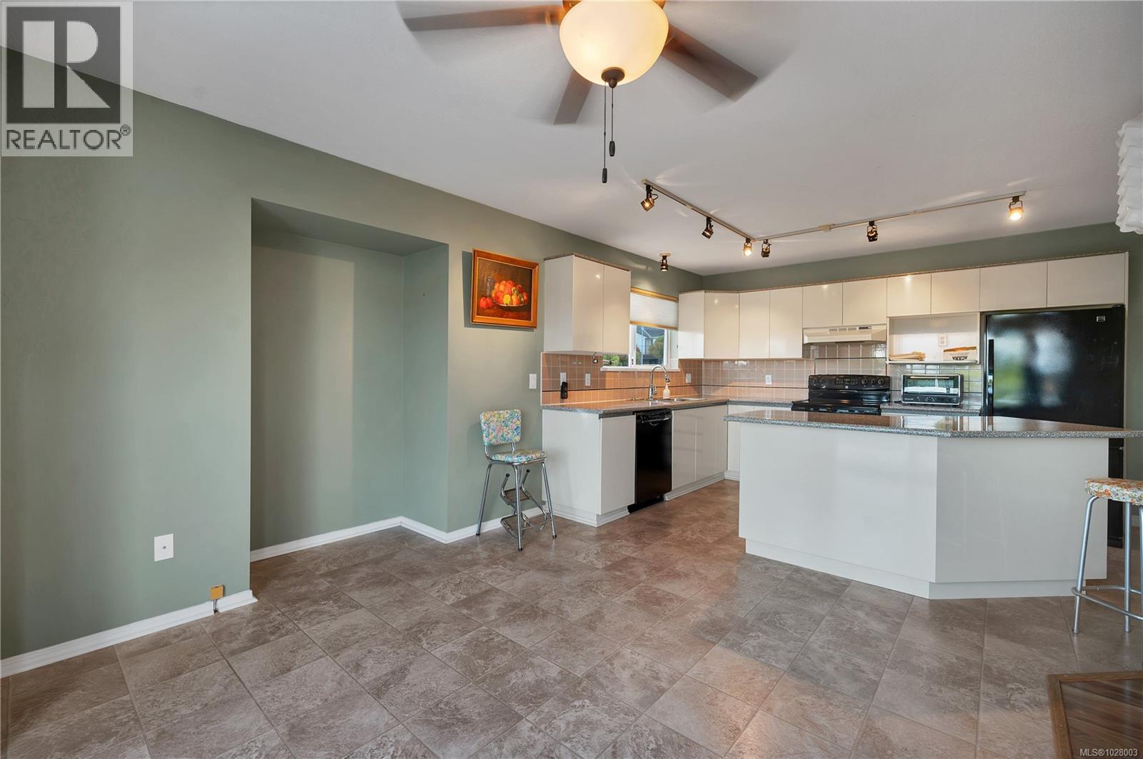 756 Bowen Dr - 9