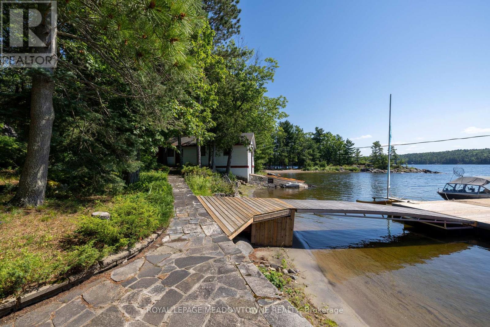1 B721 GALT ISLAND - 38