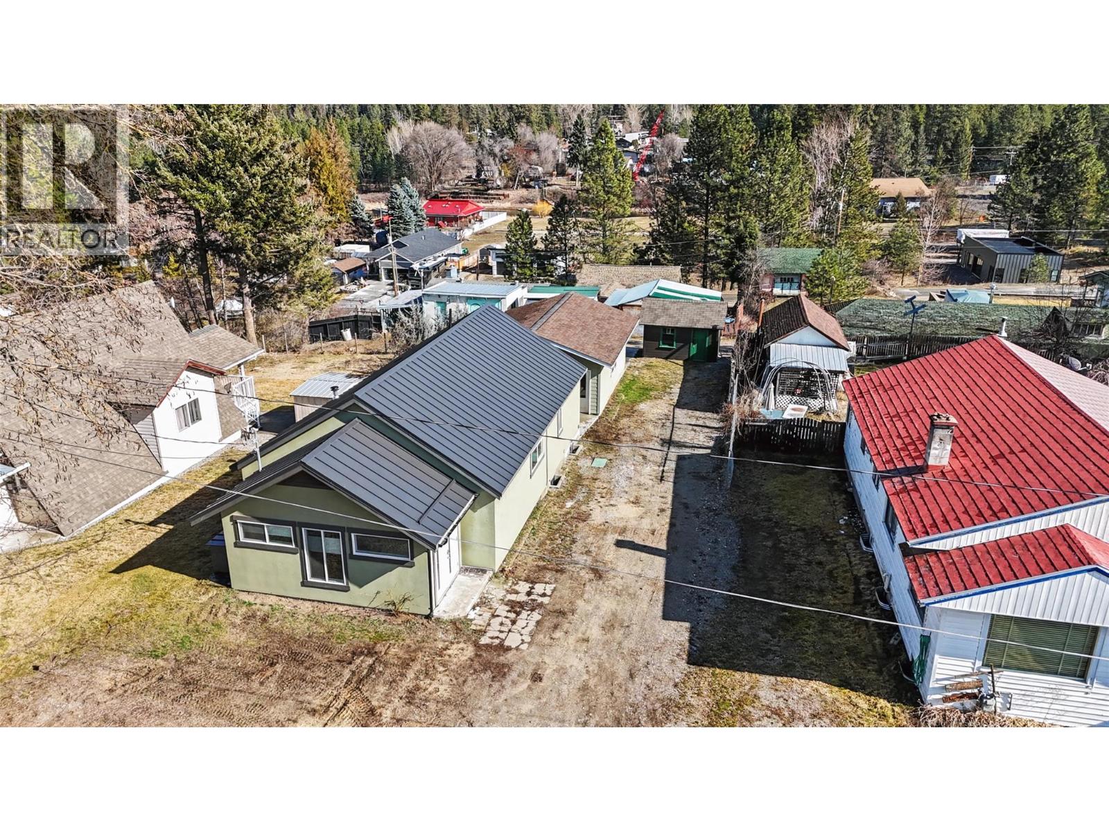 1640 Ode Road, Christina Lake