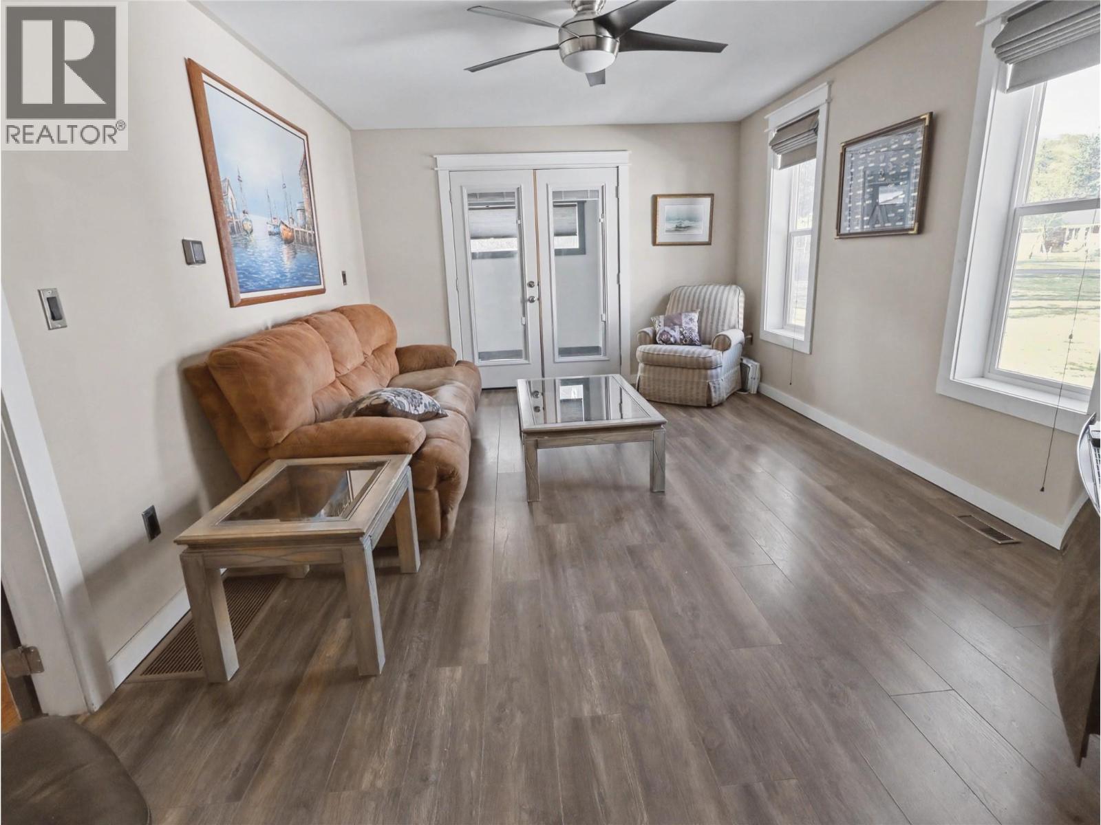 1640 Ode Road, Christina Lake