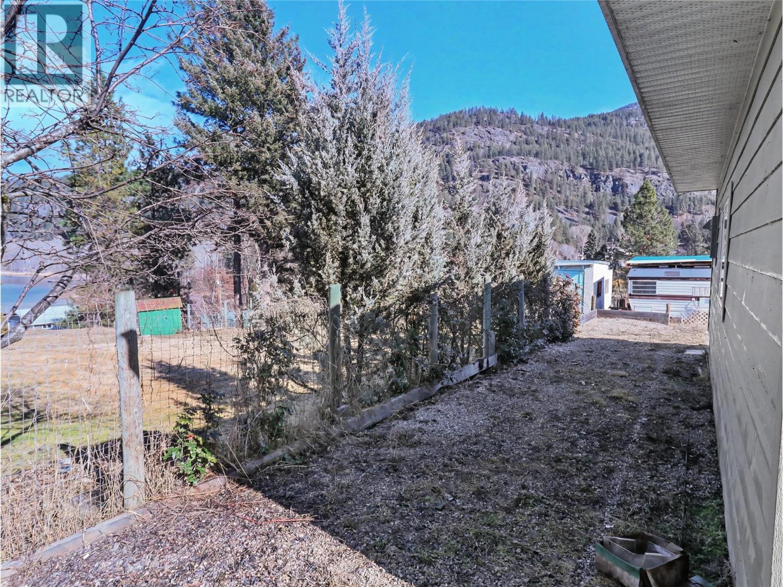 1640 Ode Road, Christina Lake