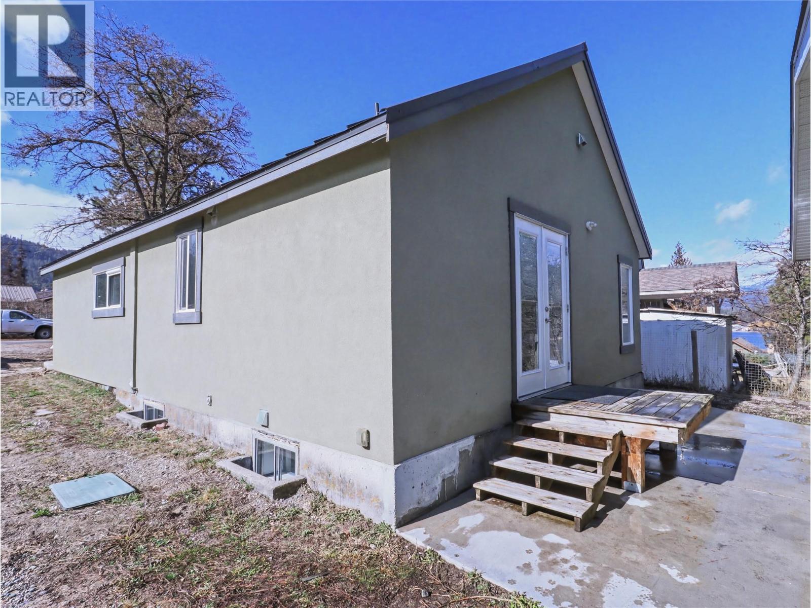 1640 Ode Road, Christina Lake