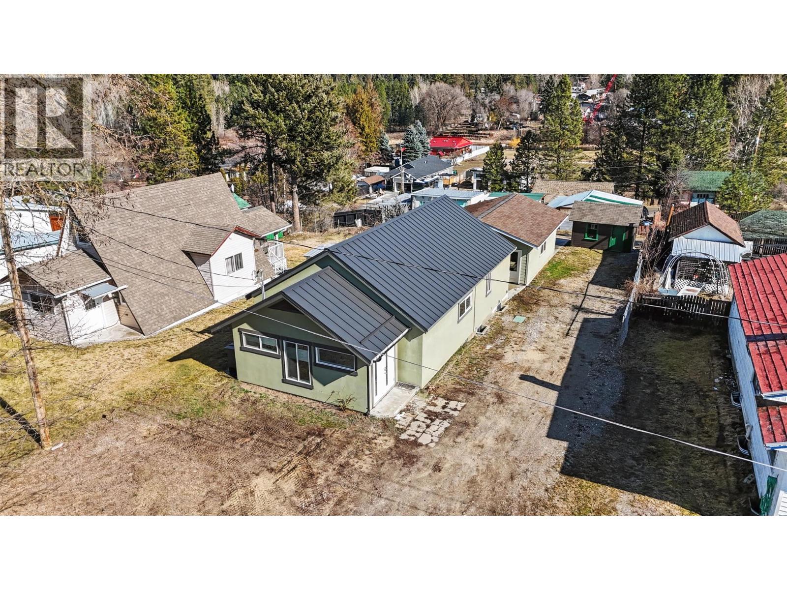 1640 Ode Road, Christina Lake