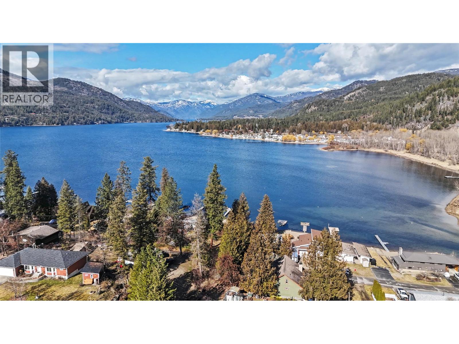1640 Ode Road, Christina Lake