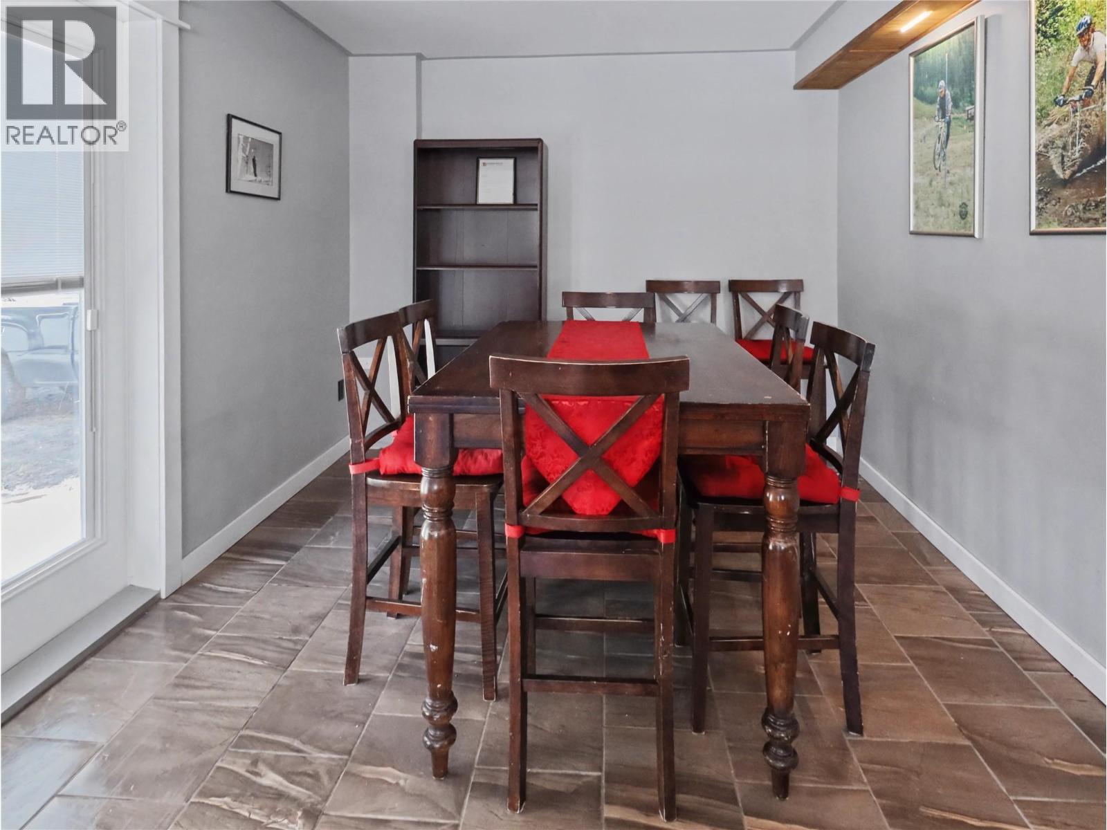 1640 Ode Road, Christina Lake