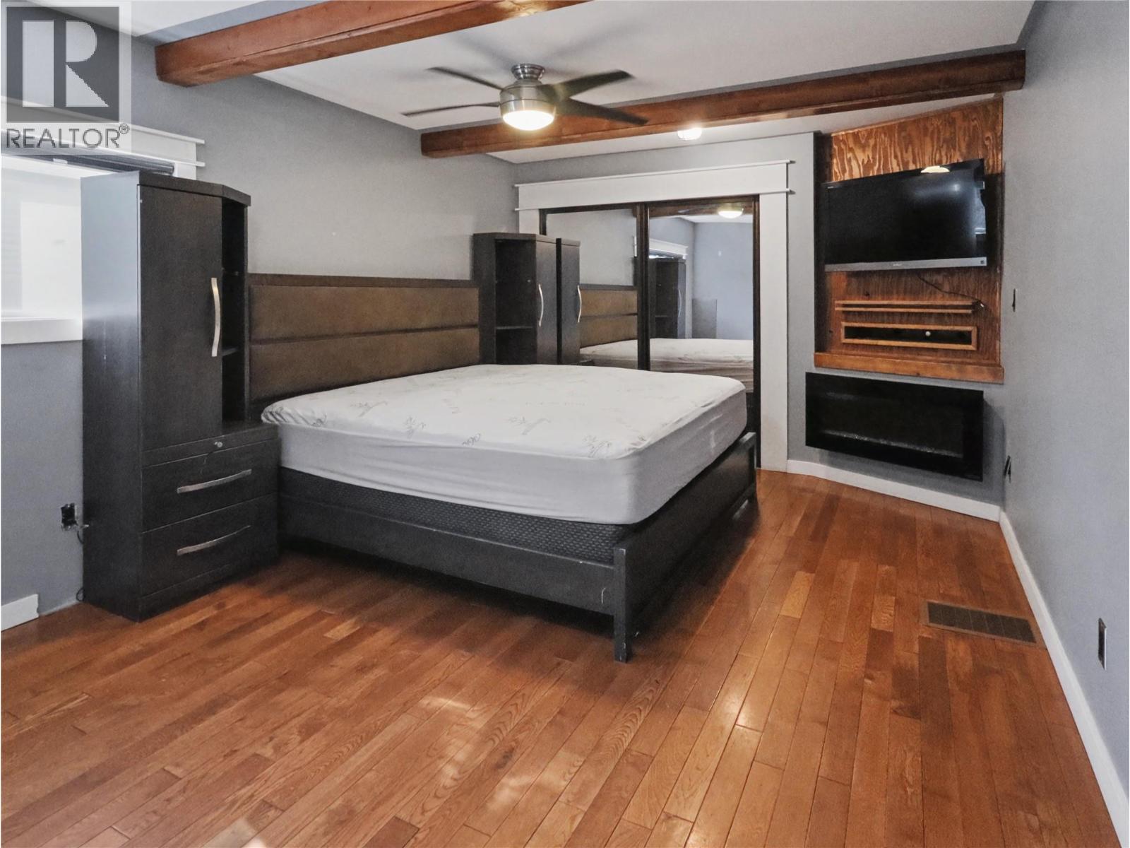 1640 Ode Road, Christina Lake