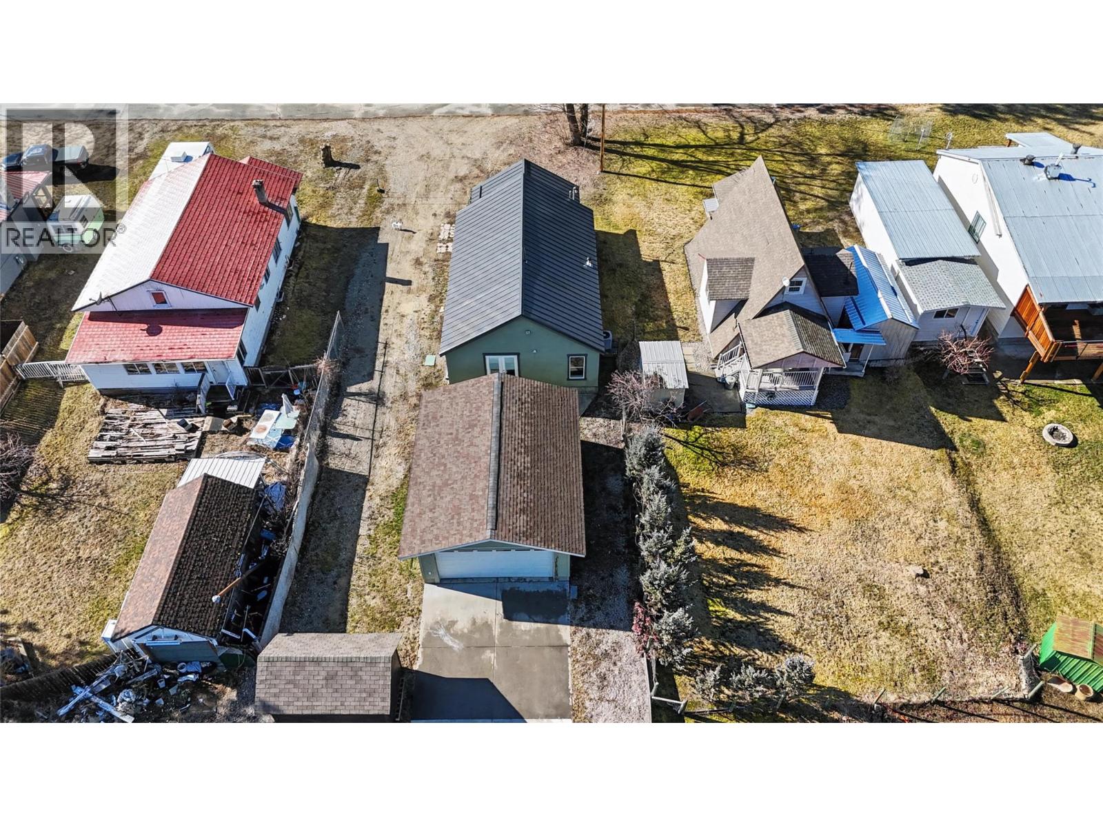 1640 Ode Road, Christina Lake