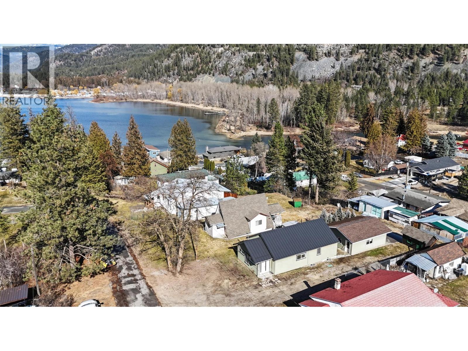 1640 Ode Road, Christina Lake