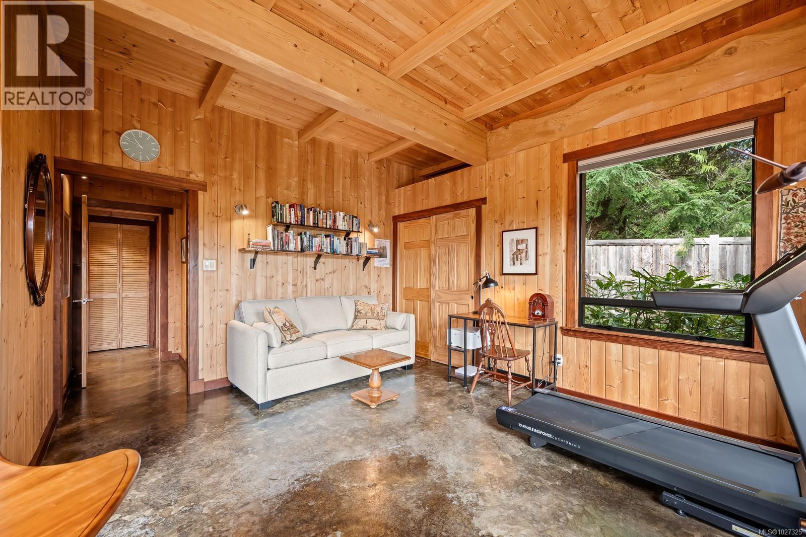 825 Austin Dr - 33