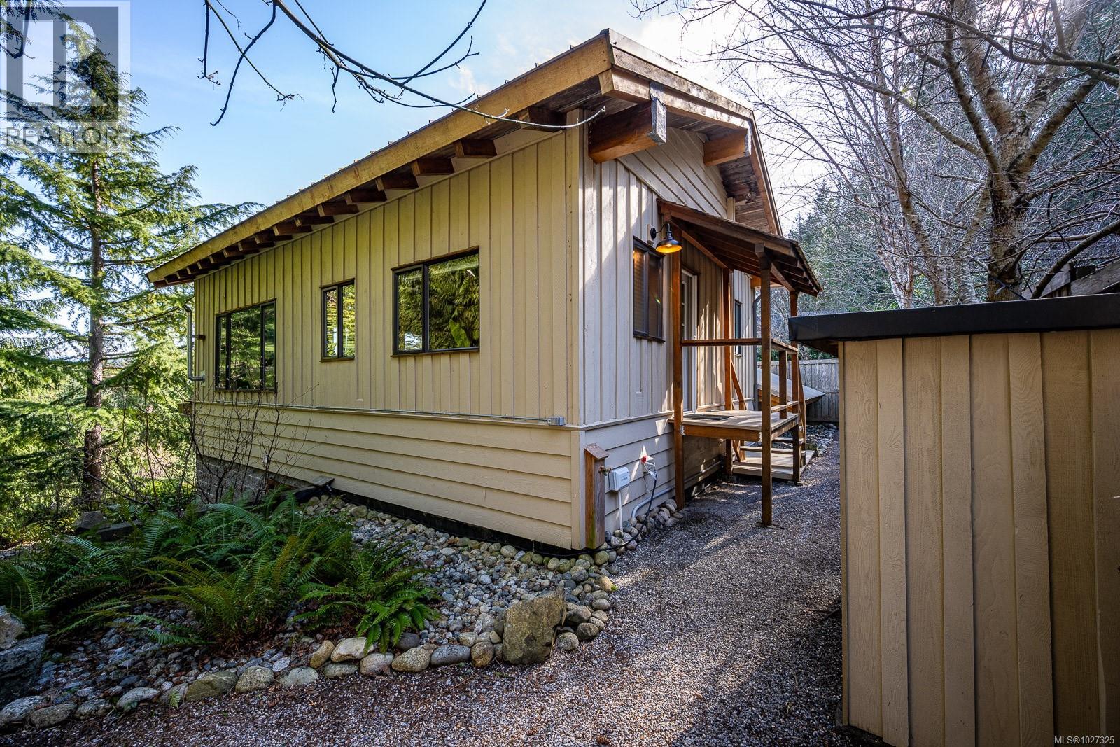 825 Austin Dr - 65