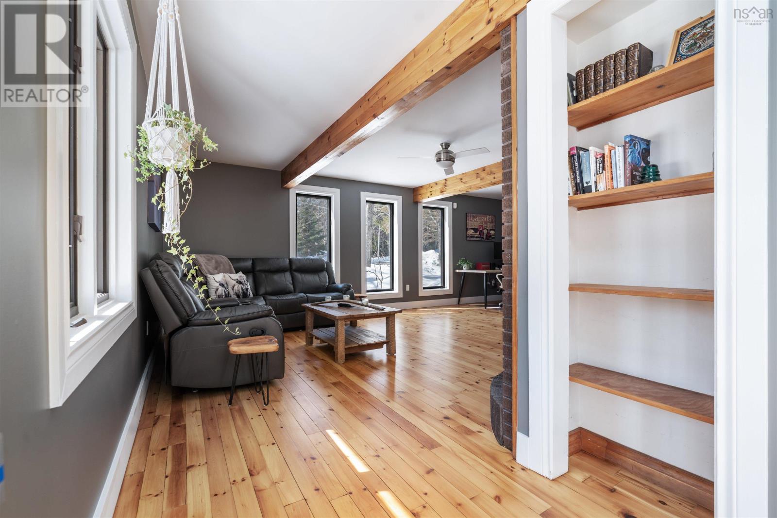 Property 18 of 46 of 52 Reade Street