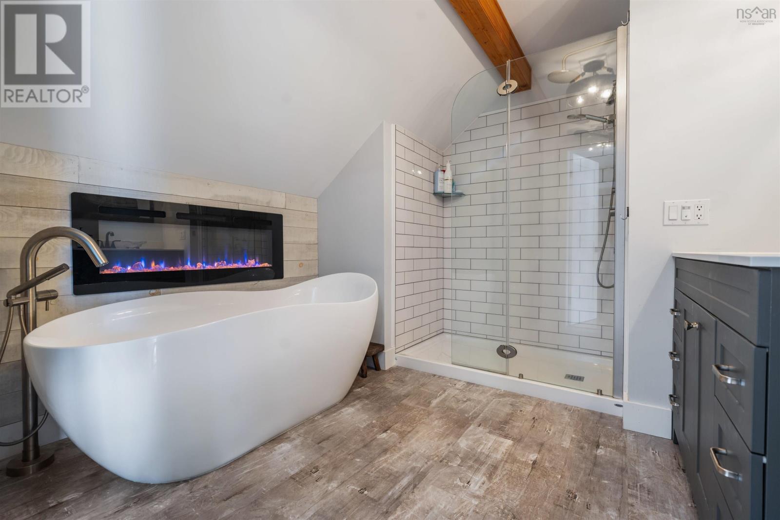 Property 27 of 46 of 52 Reade Street