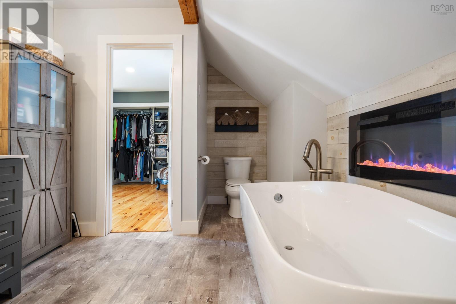 Property 28 of 46 of 52 Reade Street