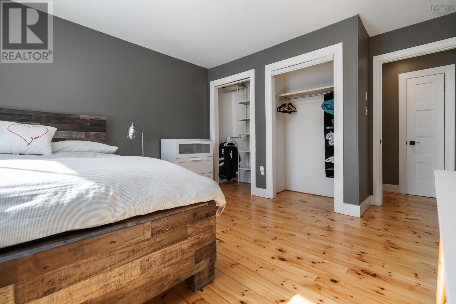 Property 35 of 46 of 52 Reade Street