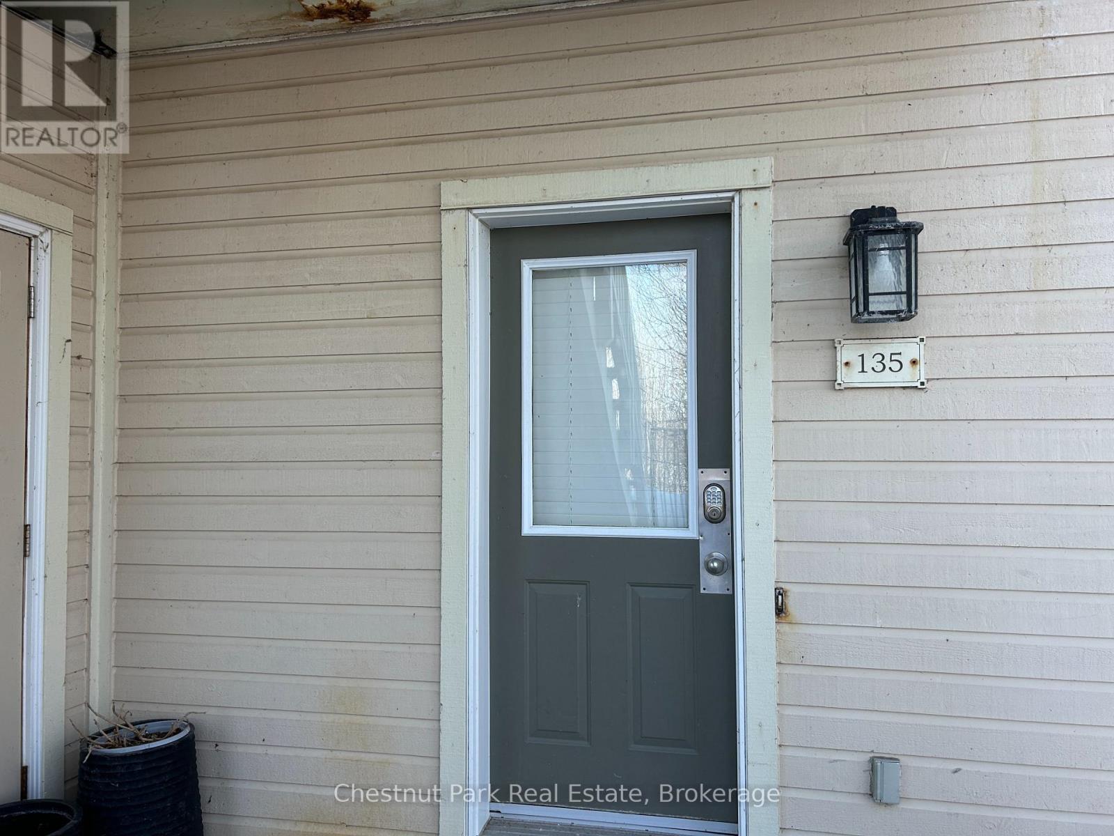 #135 130 FAIRWAY COURT - 9