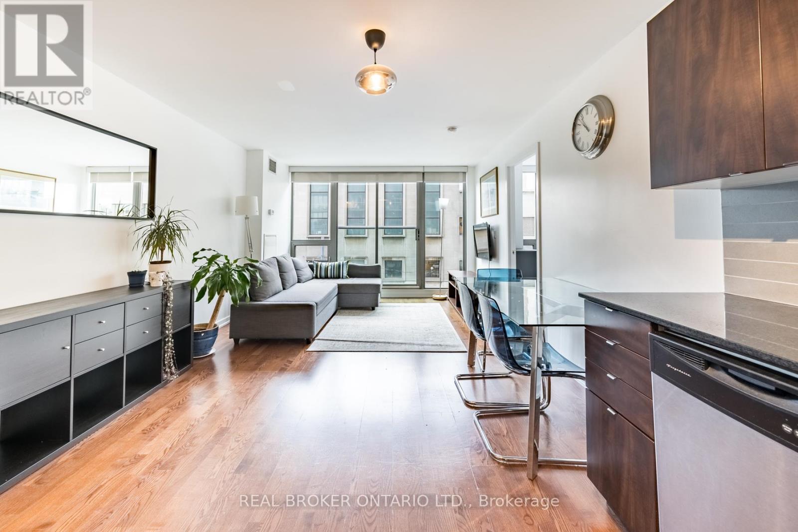 308 - 33 LOMBARD STREET