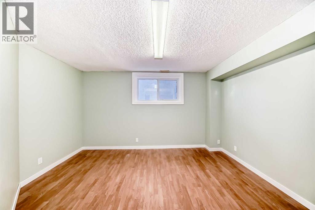 
          205 Patterson Hill Southwest
            <br/>
            <span>Calgary</span>
            , 
            <span>AB</span>
             <span>T3H3J2</span>
         - Photo 34