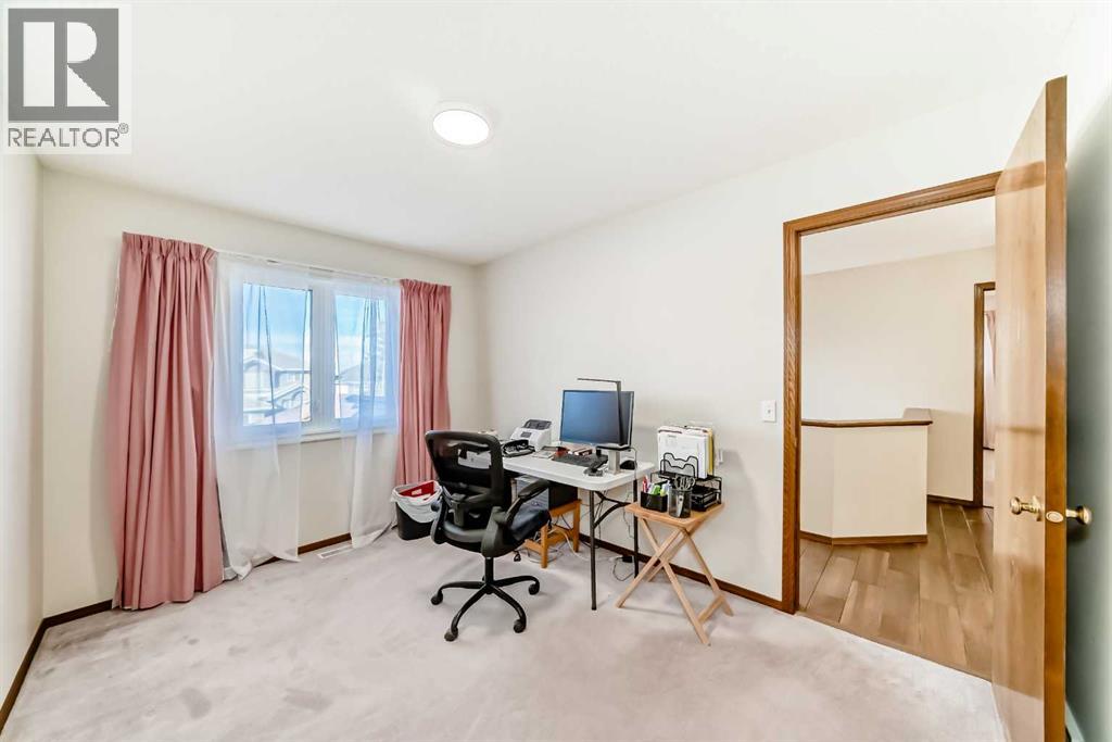 
          205 Patterson Hill Southwest
            <br/>
            <span>Calgary</span>
            , 
            <span>AB</span>
             <span>T3H3J2</span>
         - Photo 24