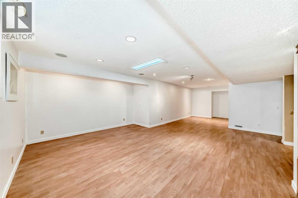 
          205 Patterson Hill Southwest
            <br/>
            <span>Calgary</span>
            , 
            <span>AB</span>
             <span>T3H3J2</span>
         - Photo 32