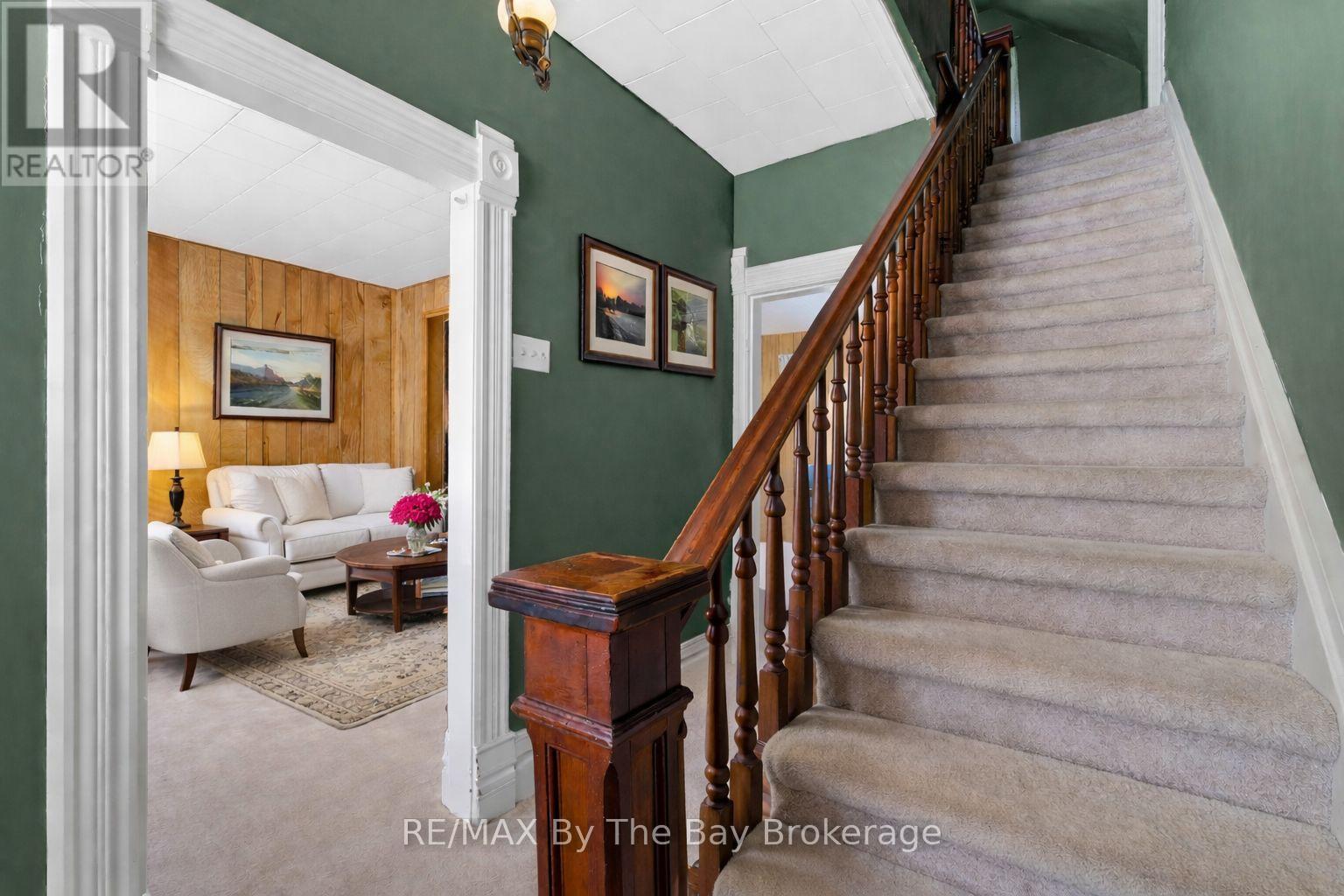10 WELLINGTON STREET E - 21