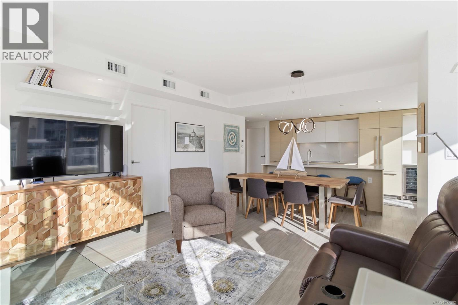 1001 848 Yates Street, Victoria